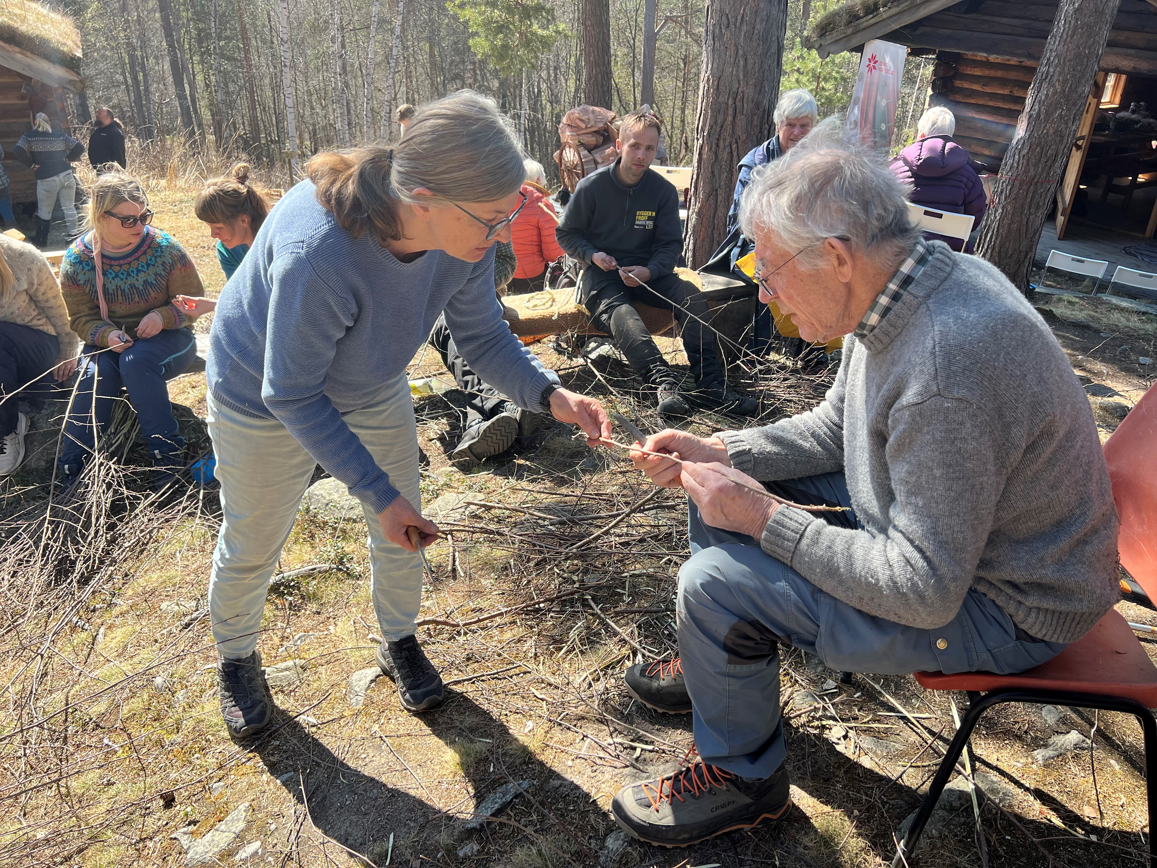 Overføring av tradisjonskunnskap i Bygningshistorisk park, foto Hjerleid